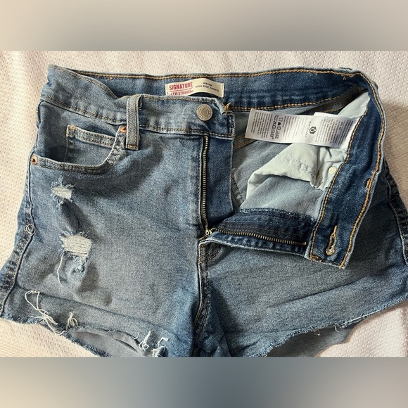 Signature by Levi Strauss Denim Blue Women's Shorts Size 0 Waist 25 - Picture 5 of 14